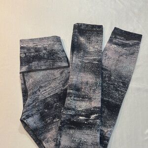 Lululemon Abstract Patterned Leggings - size2 - 25”